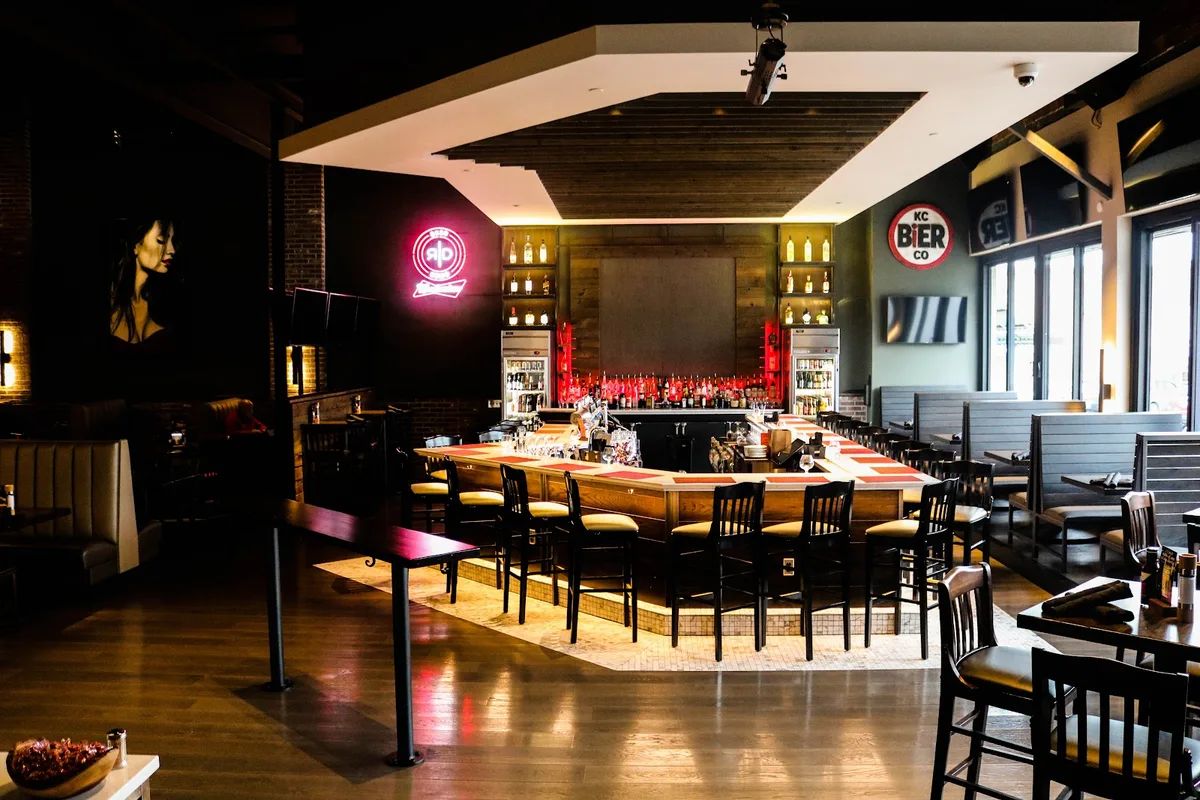 Red Door Woodfired Grill: Restaurant Photograph