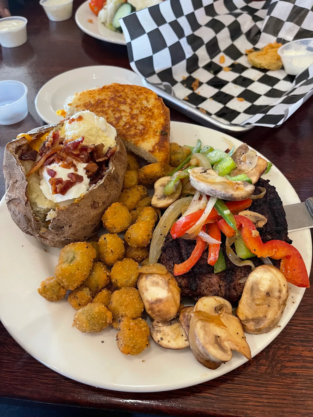 Pbody's - Restaurant and Event Center: Pbody's: Restaurant Photograph
