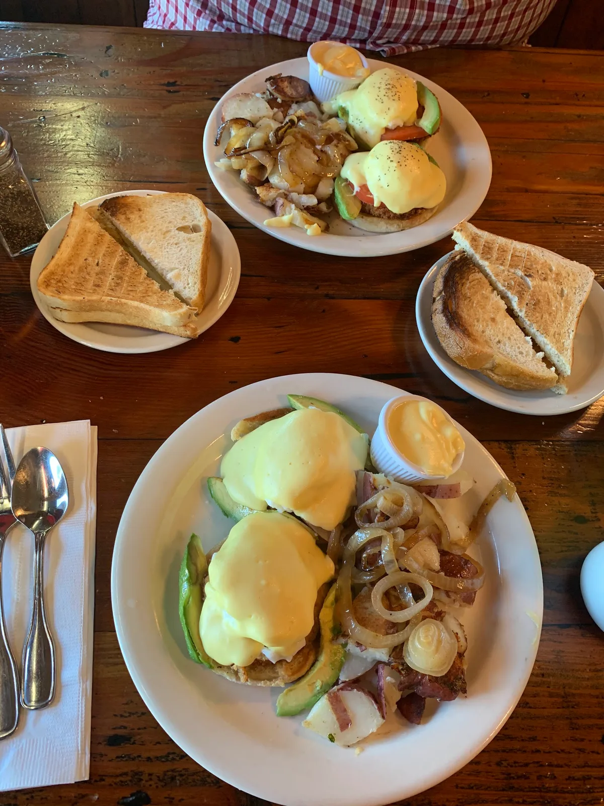 Hank's Creekside Restaurant: Restaurant Photograph
