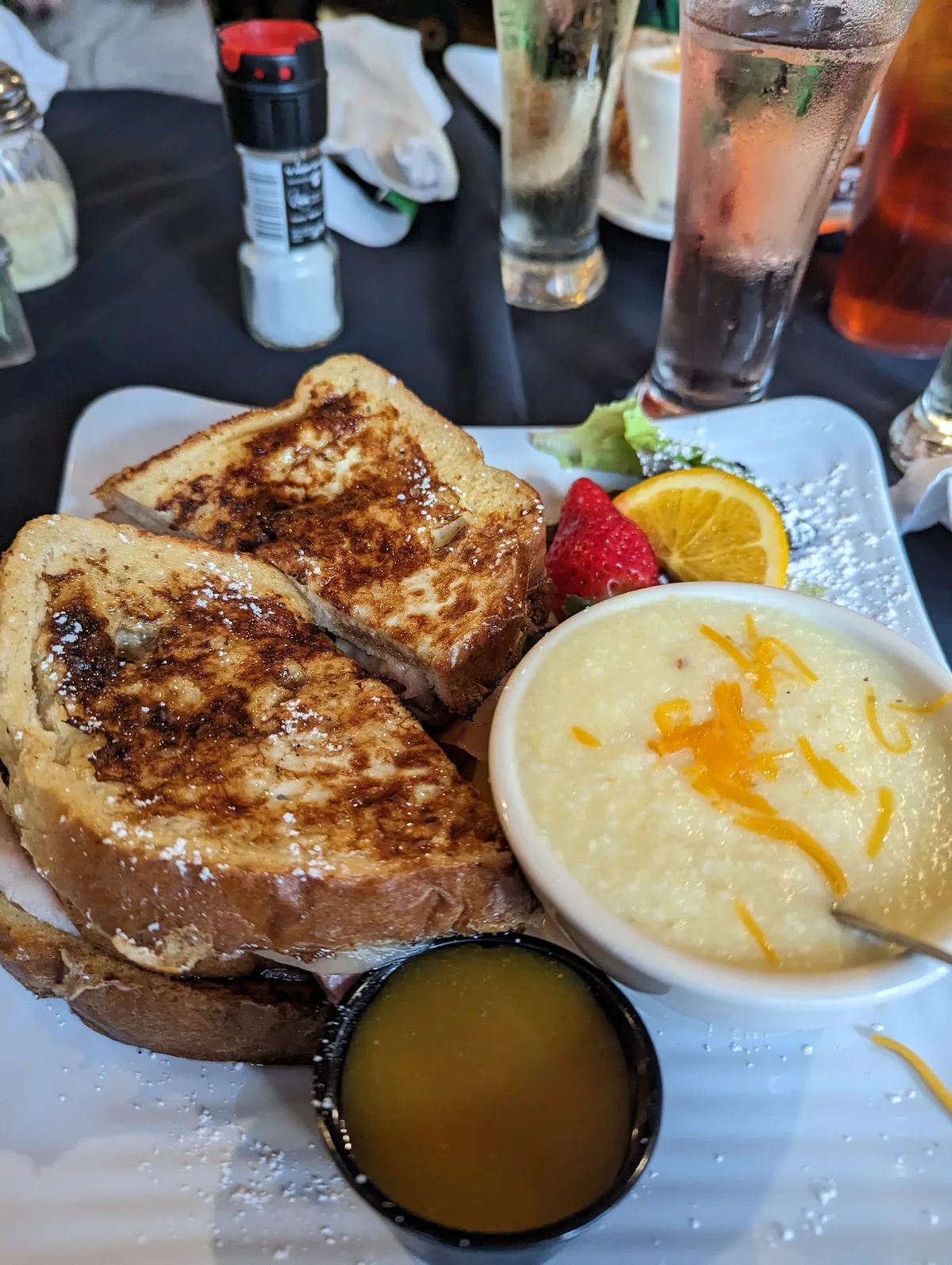 Ashland Midtown Pub: Restaurant Photograph