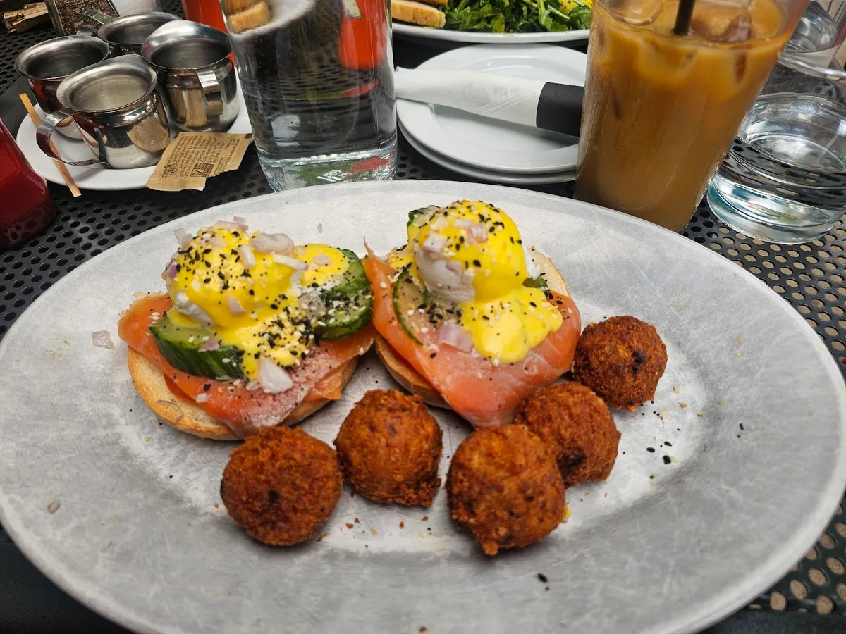Bacon Social House - Sunny Side: Restaurant Photograph