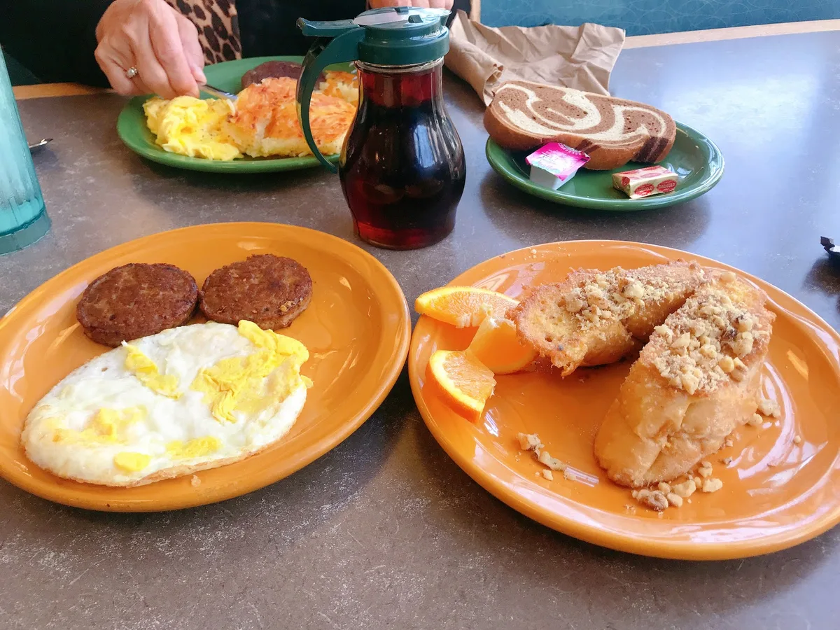 Snow City Cafe: Restaurant Food And Dining Photo
