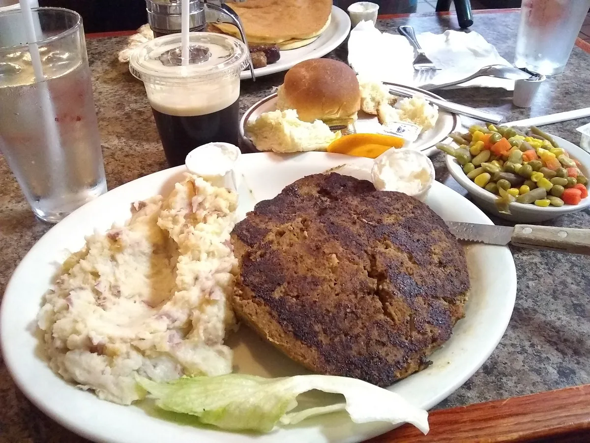 East Ridge Family Restaurant: Restaurant Food And Dining Photo