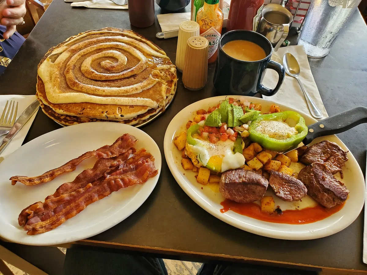 Eggs In the City: Restaurant Photograph