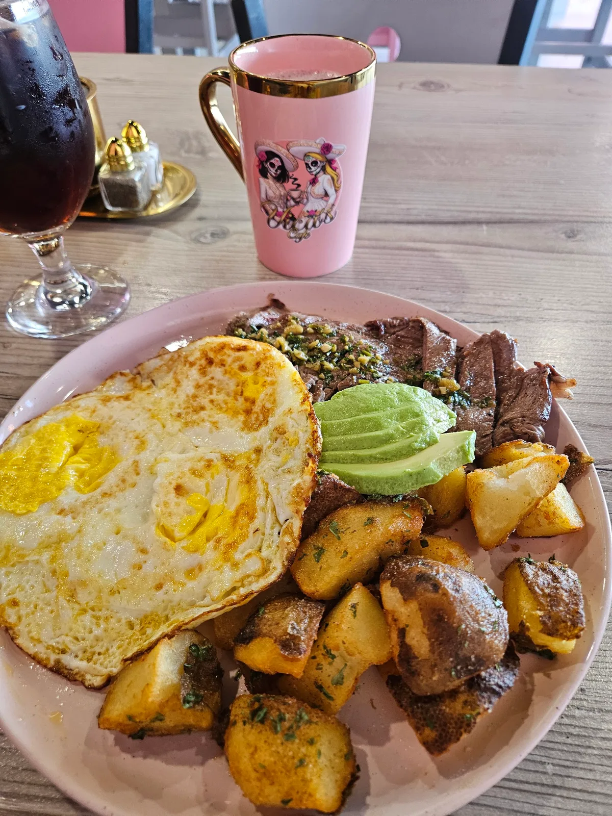 Vica’s Cafe: Restaurant Photograph