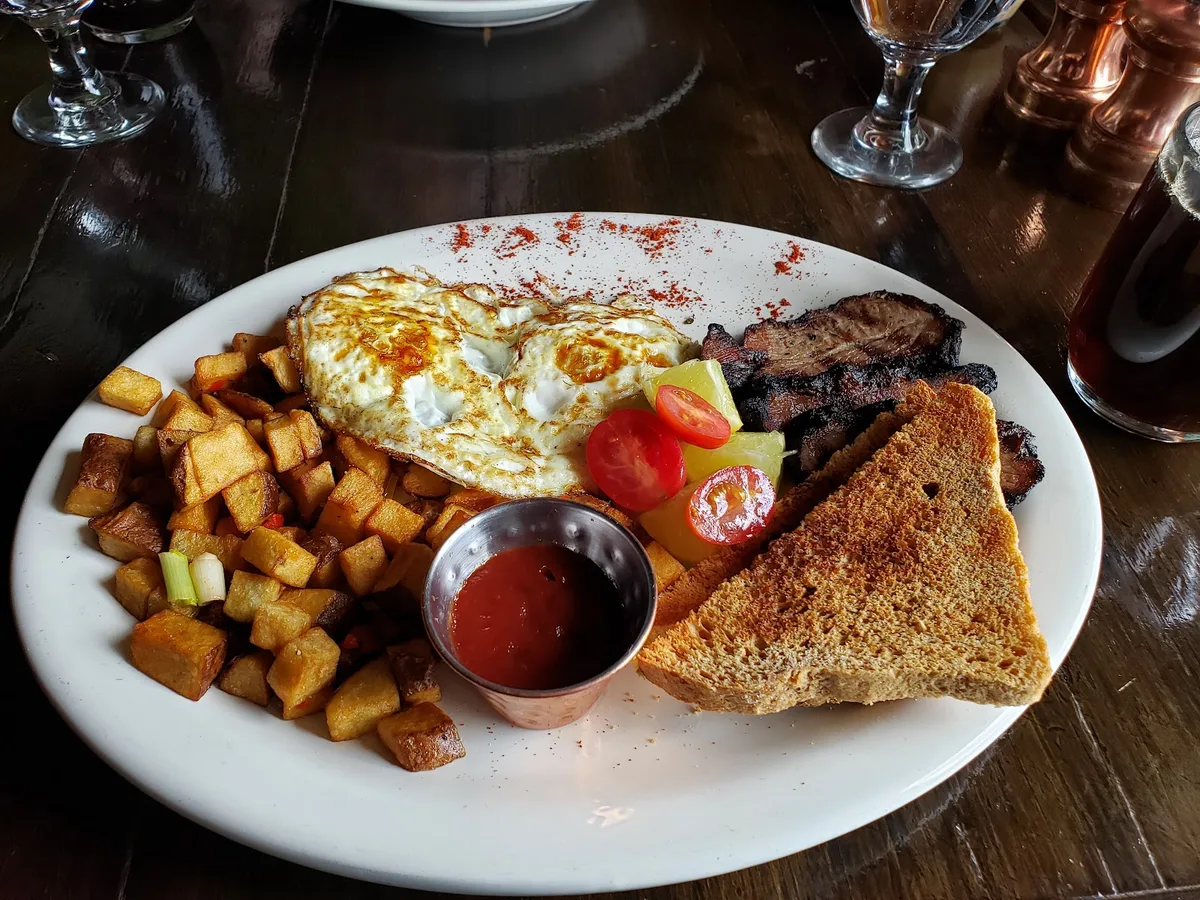 Homegrown Gastropub: Restaurant Photograph