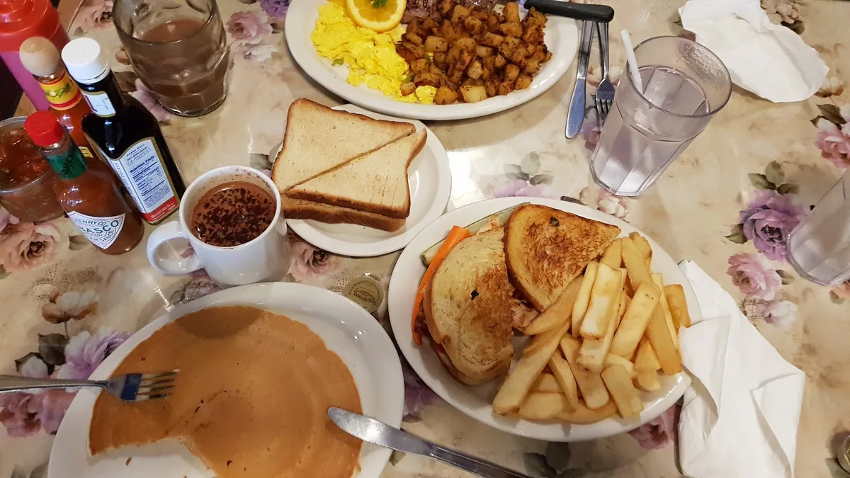 Omelette Inn: Restaurant Food And Dining Photo