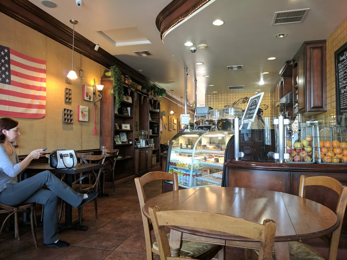 Eat Real Café: Restaurant Photograph