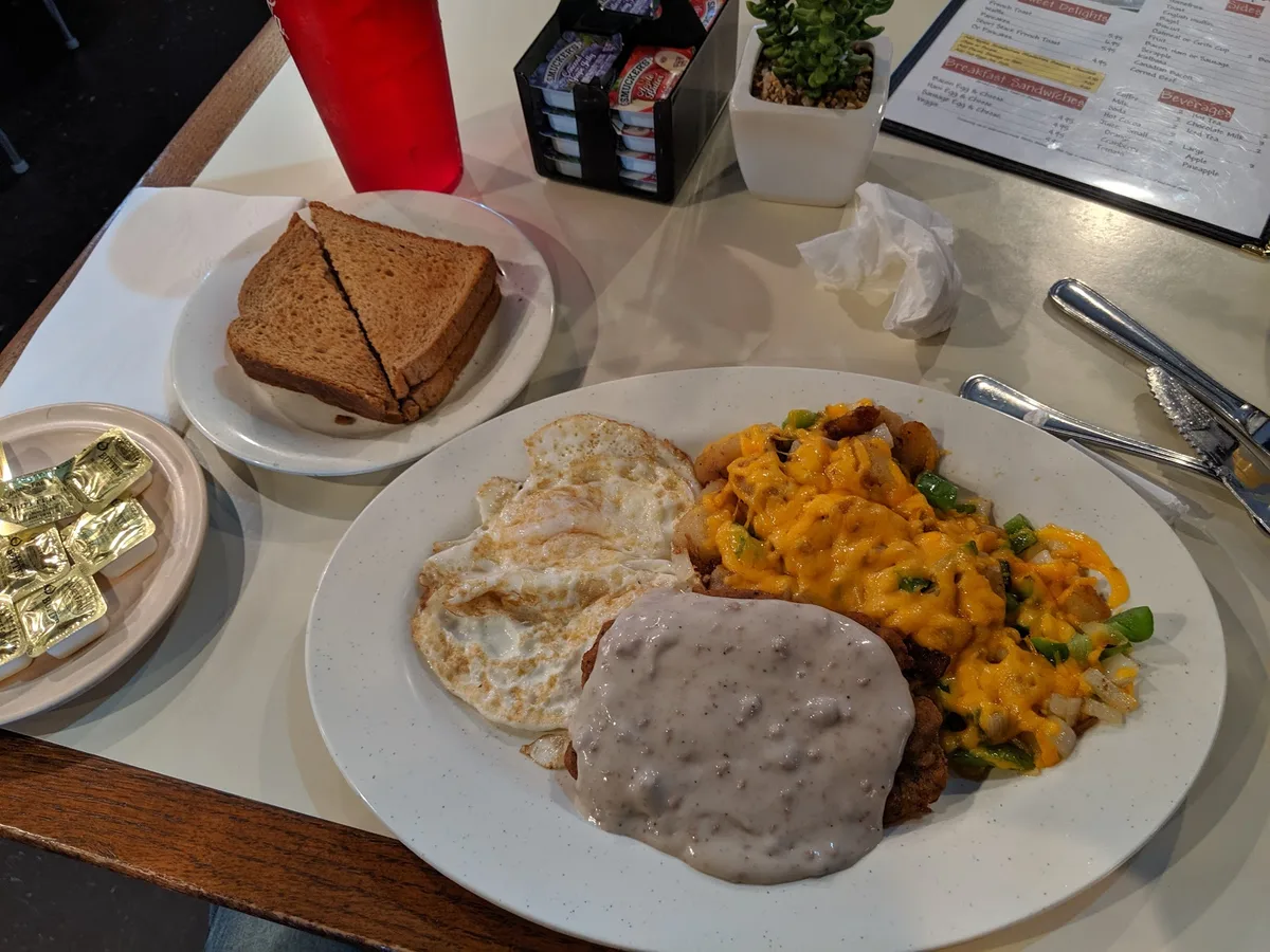 Mom & Pops Family Restaurant: Restaurant Food And Dining Photo