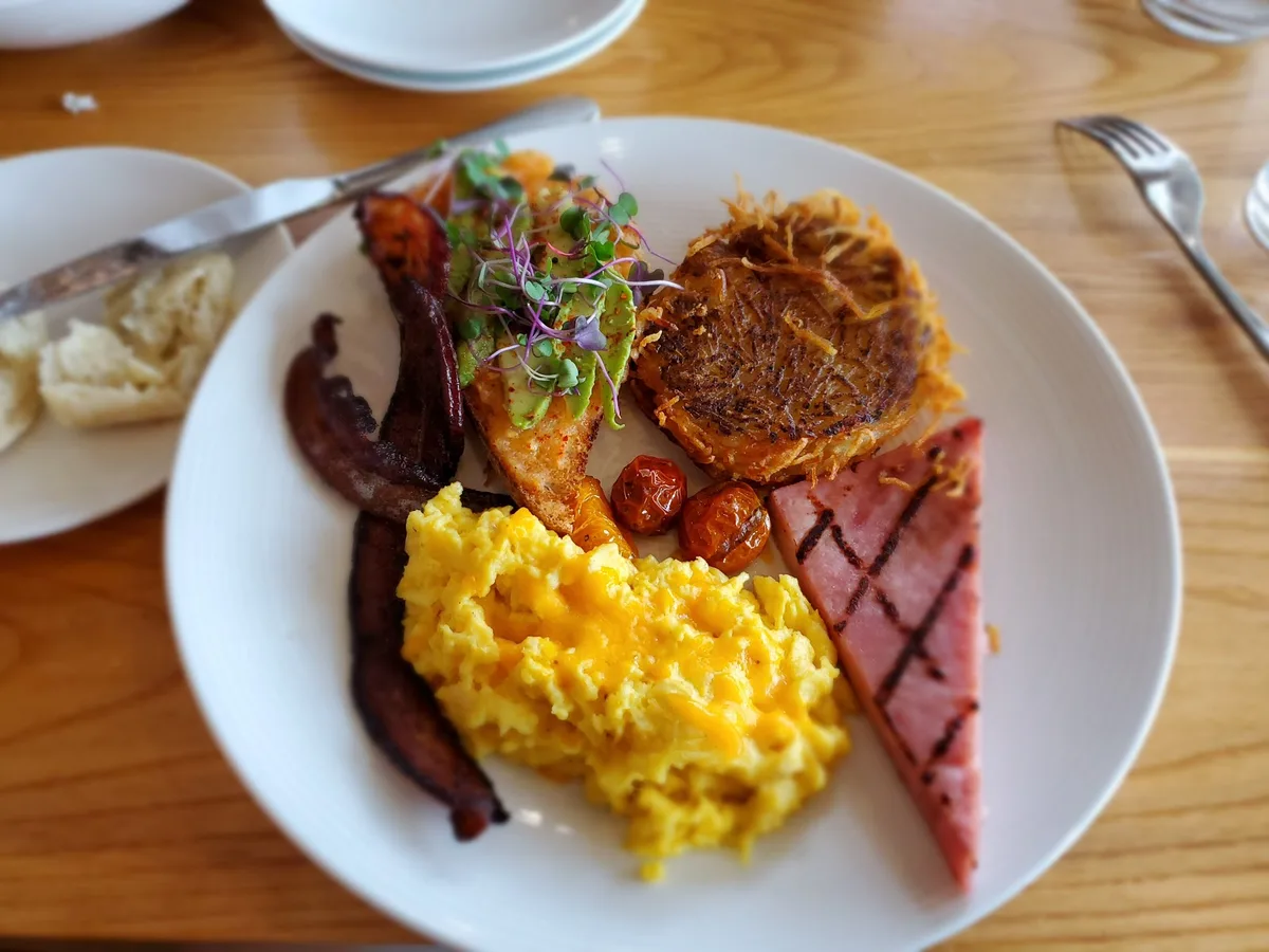 Russell's on Lake Ivanhoe: Restaurant Food And Dining Photo