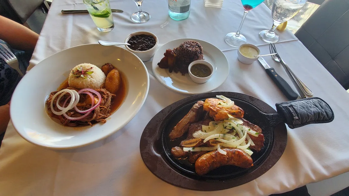 Coco Palm Restaurant: Restaurant Food And Dining Photo