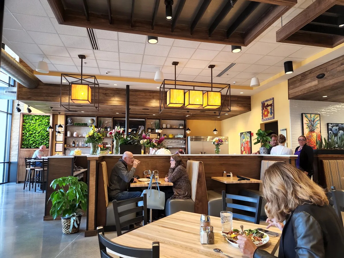 Urban Egg: Restaurant Photograph