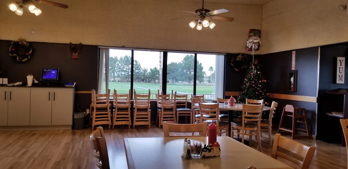 Birdies Bar & Grill: Restaurant Food And Dining Photo