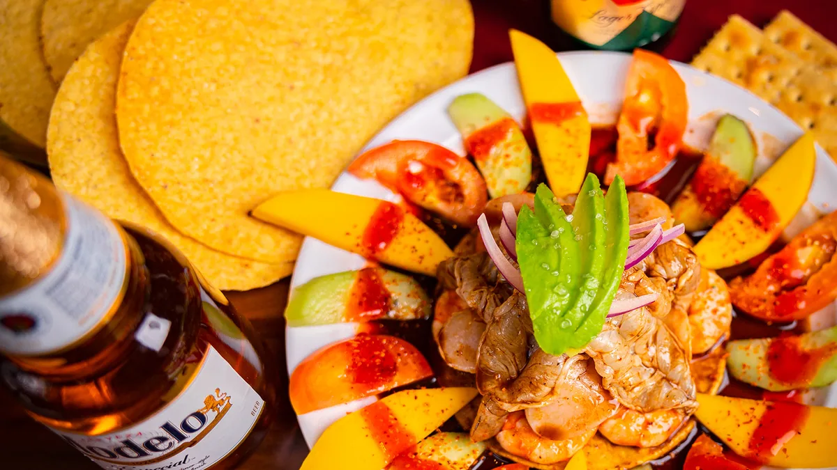 Mariscos y Sushi El Dorado Sin III: Restaurant Food And Dining Photo