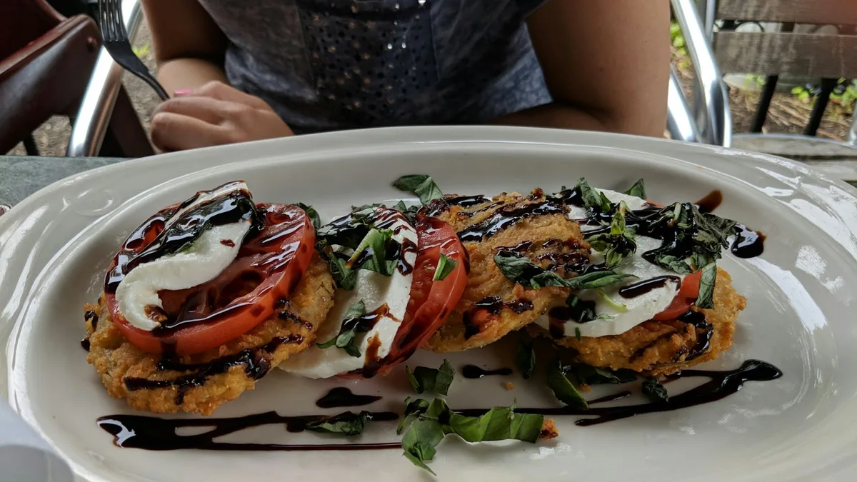 Aristocrat Pub & Restaurant: Restaurant Food And Dining Photo