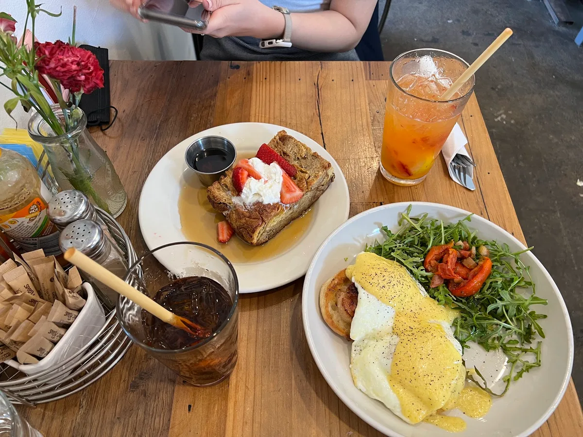 Petit Chou: Restaurant Photograph