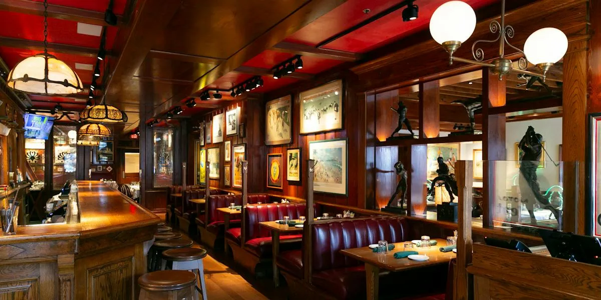 Clyde's of Georgetown: Restaurant Photograph