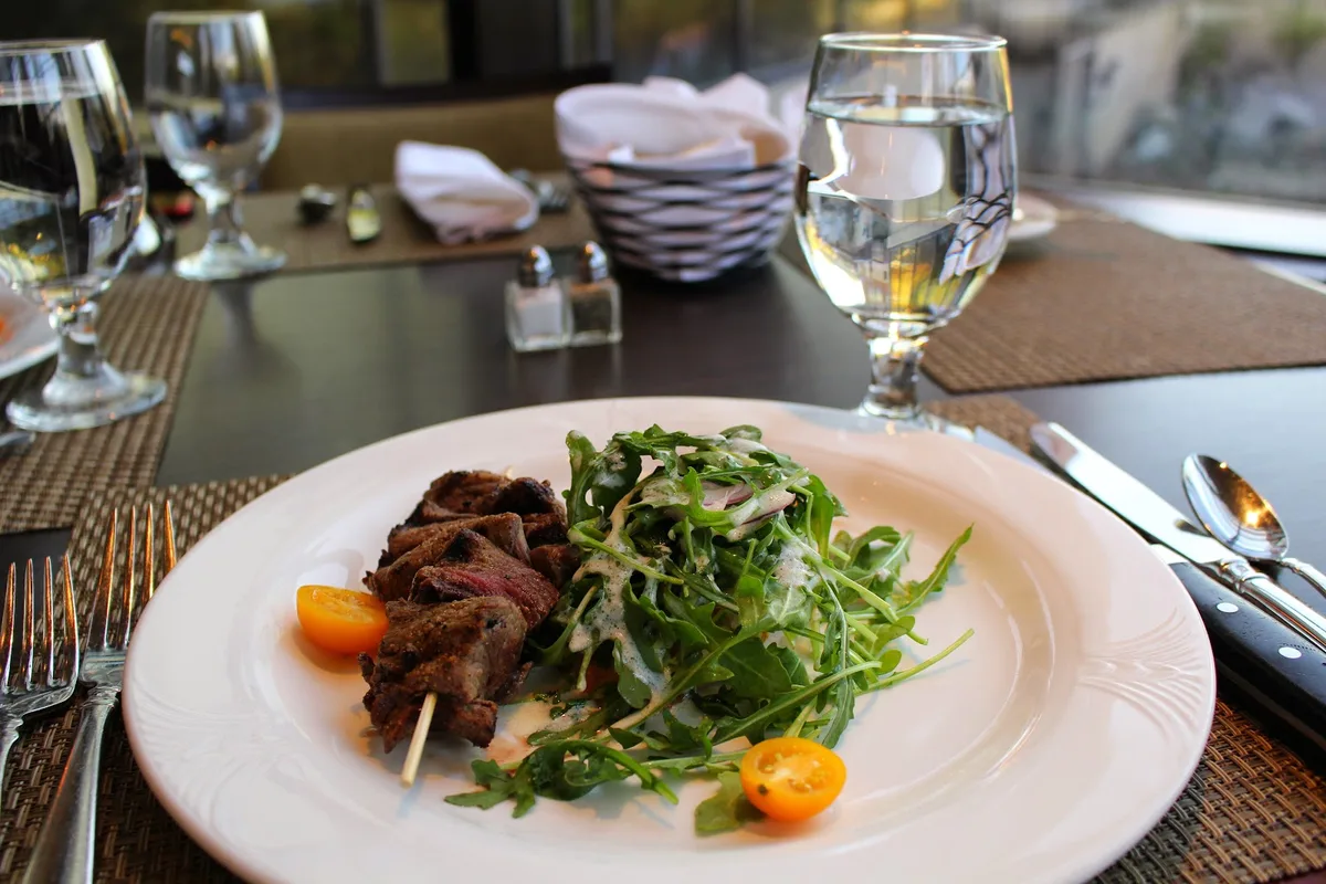 Beau's on the River: Restaurant Photograph