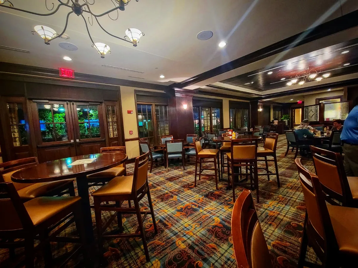 Clubhouse Restaurant: Restaurant Photograph