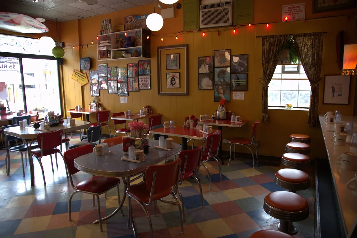 Kitsch'n on Roscoe: Restaurant Photograph