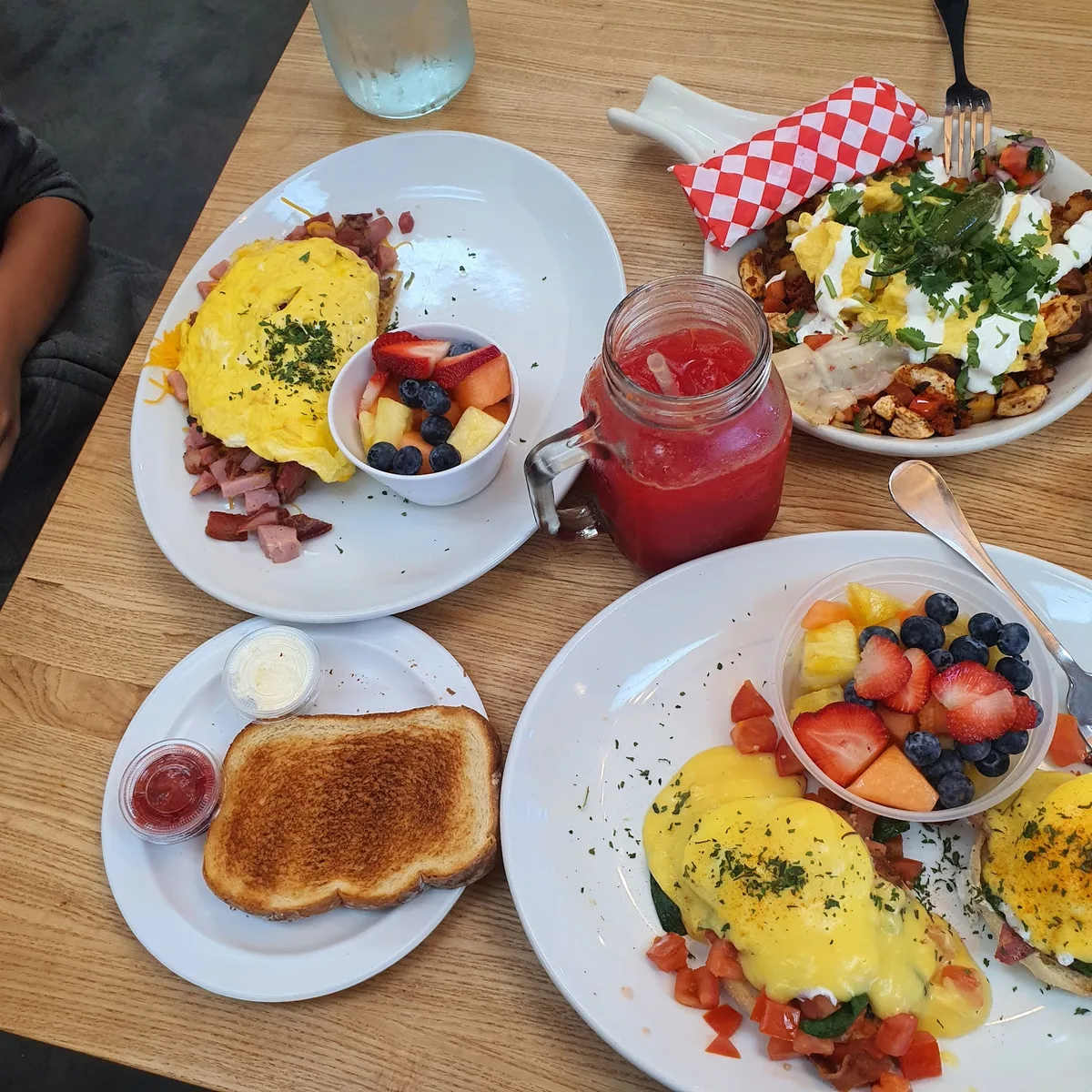Mom's Kitchen: Restaurant Photograph