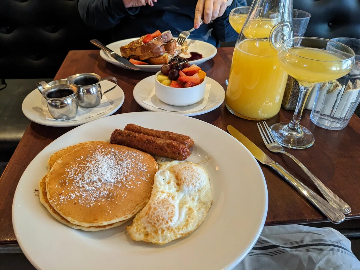 The Coupe: Restaurant Photograph