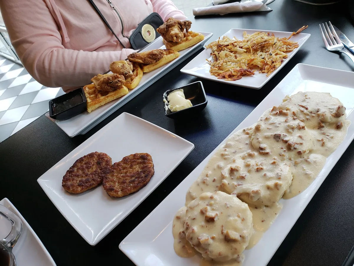 314 The City Bar: Restaurant Food And Dining Photo