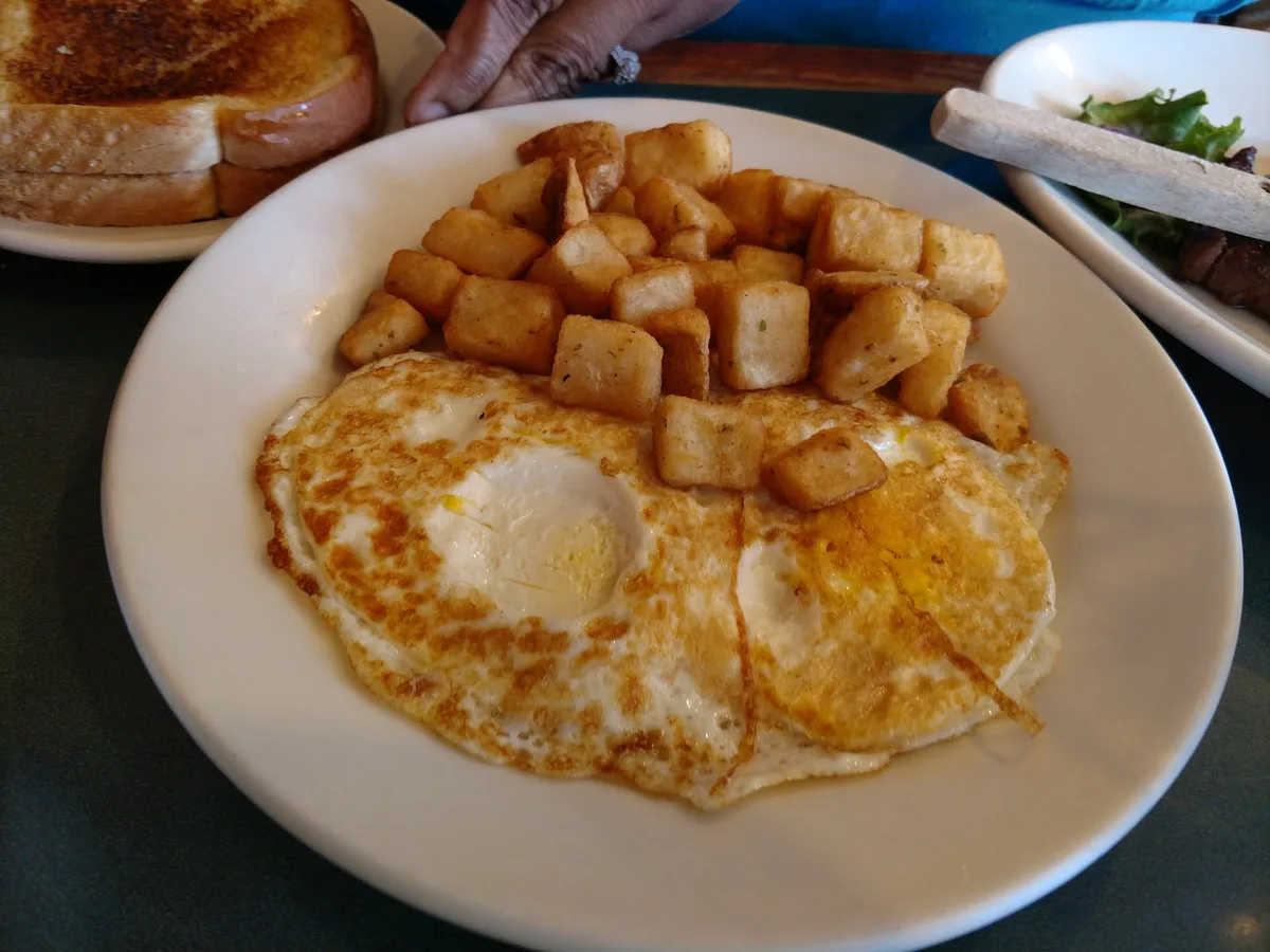 Rainbow Restaurant: Restaurant Food And Dining Photo
