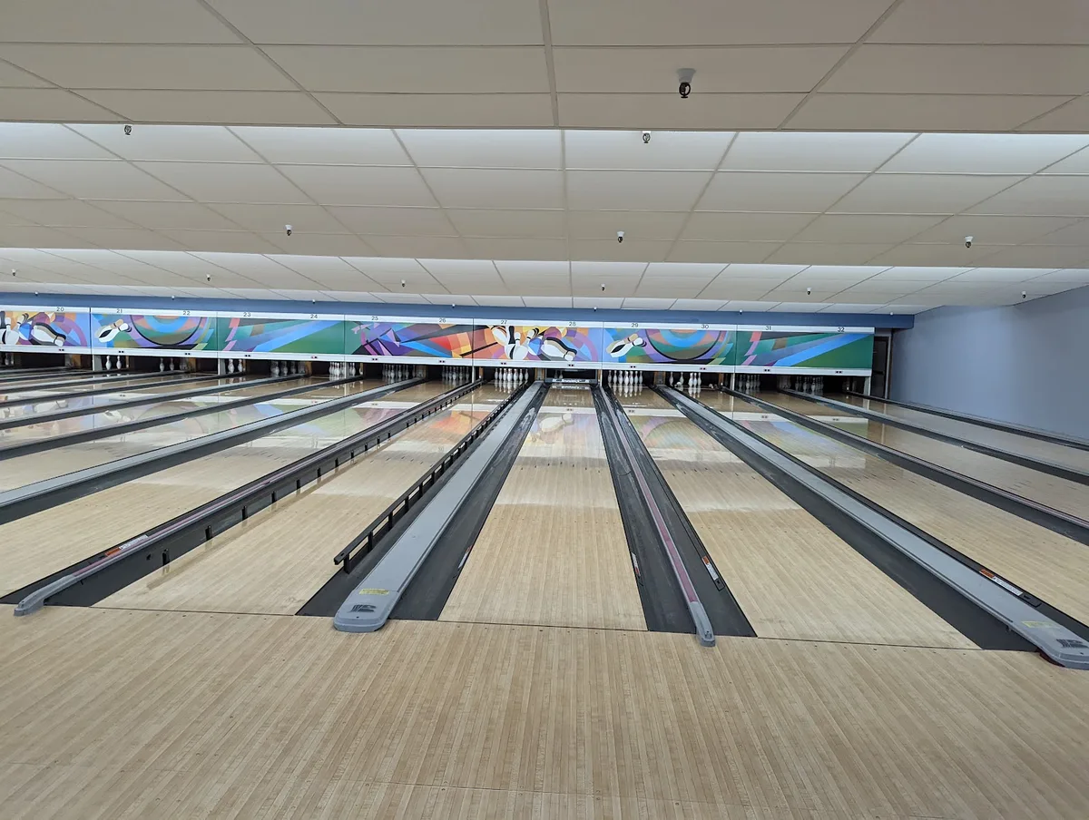4th Street Bowl: Restaurant Food And Dining Photo