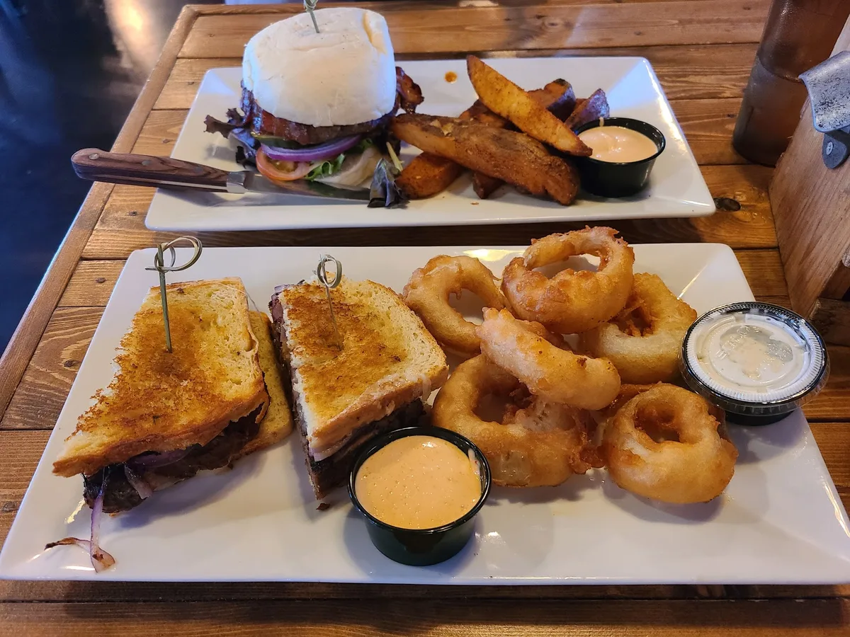 Bighorn Tavern Reno: Restaurant Food And Dining Photo