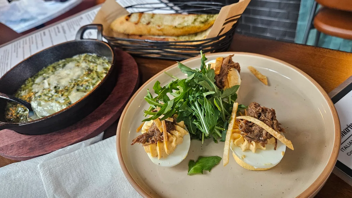 Herb & Ember: Restaurant Photograph