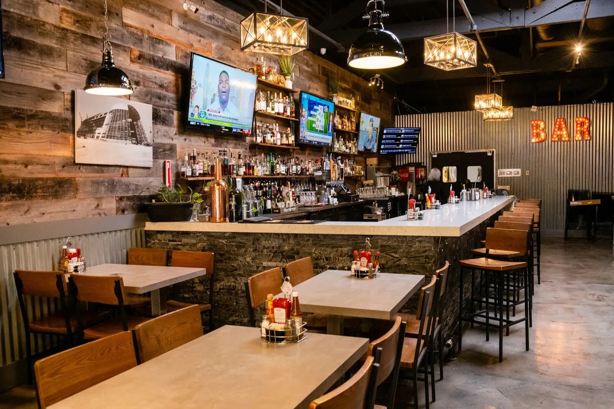 Metro City Restaurant & Bar: Restaurant Photograph