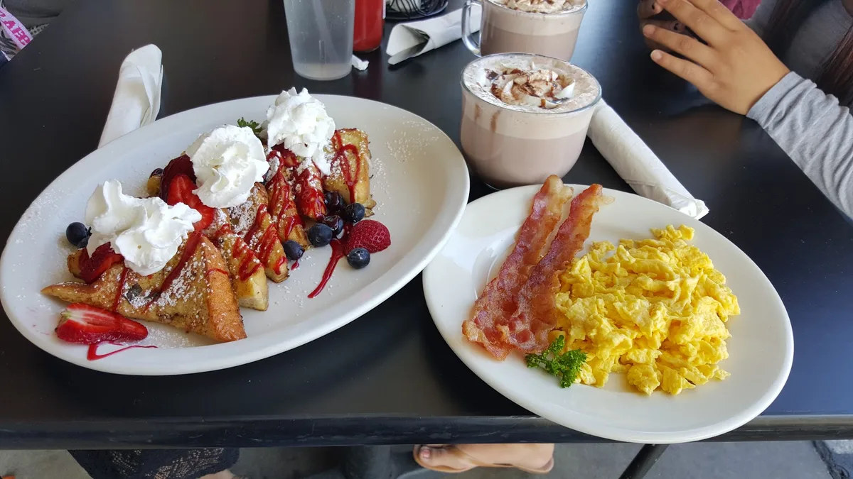 Omelette House: Restaurant Food And Dining Photo