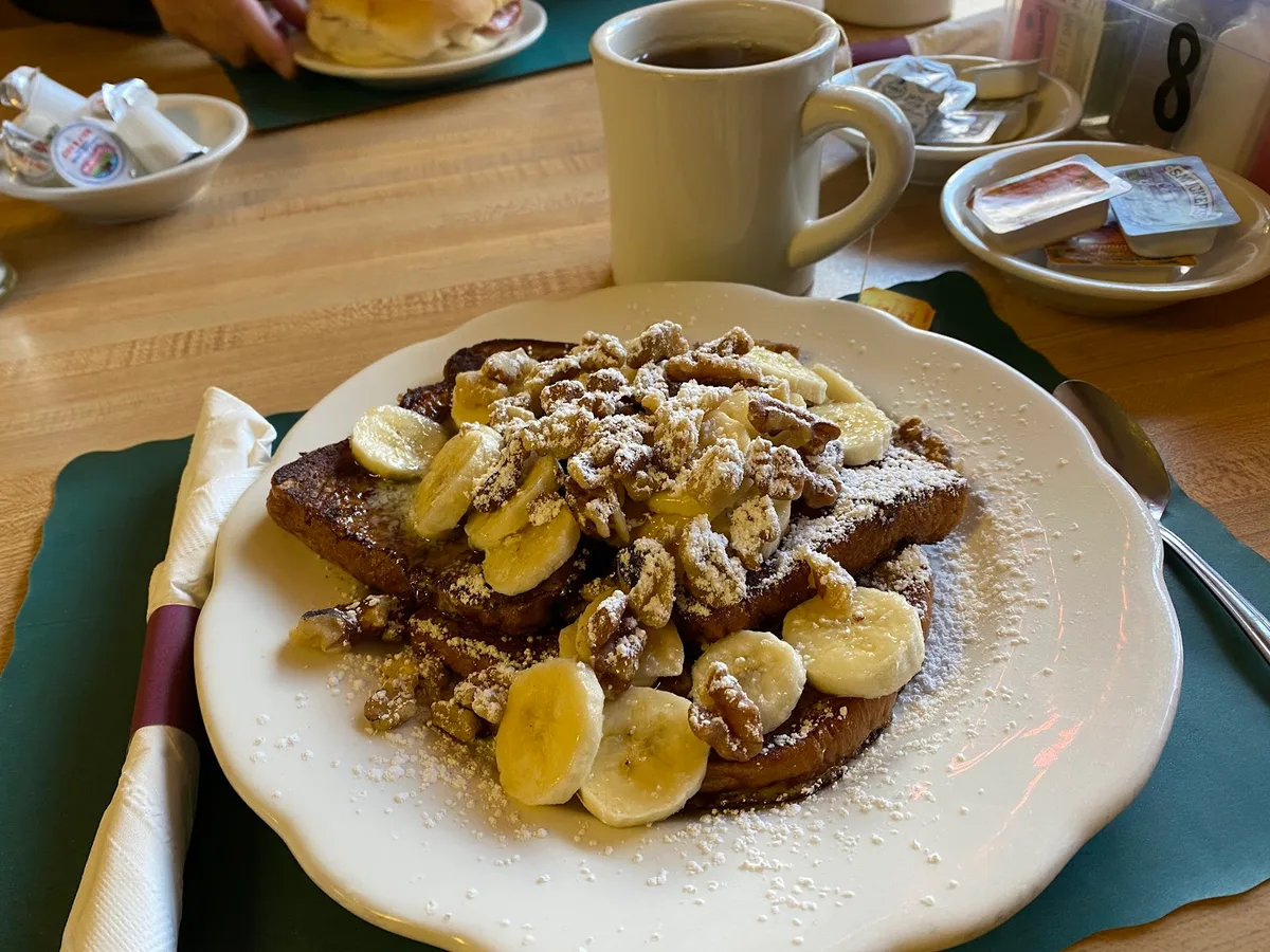 Dee's Luncheonette: Restaurant Photograph