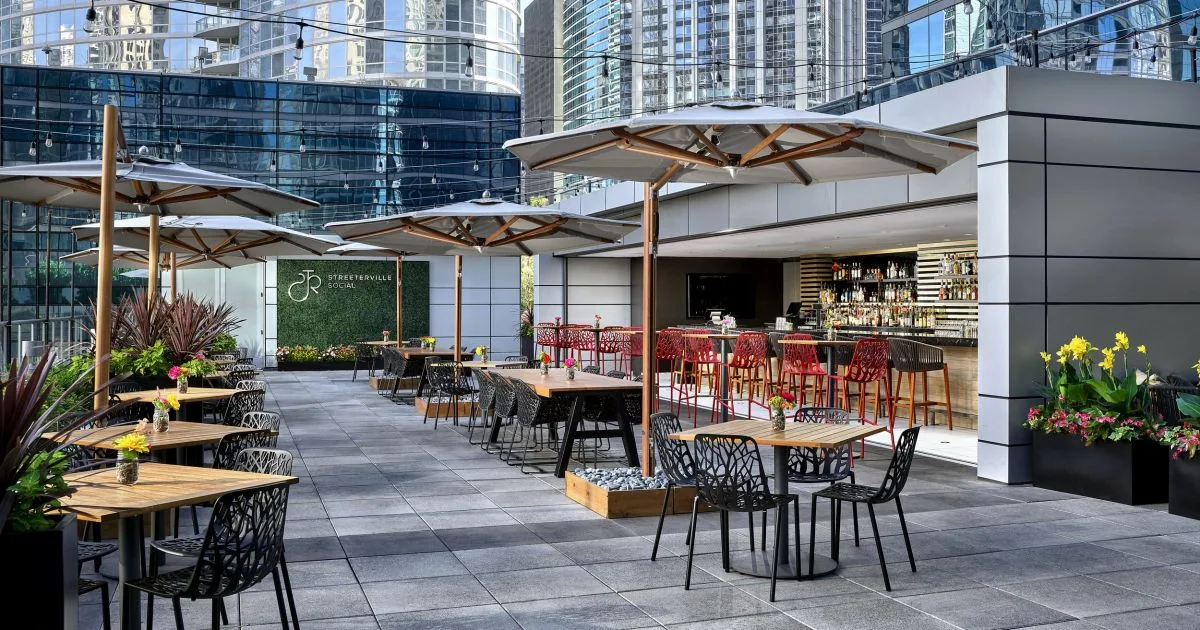 Streeterville Social: Restaurant Photograph