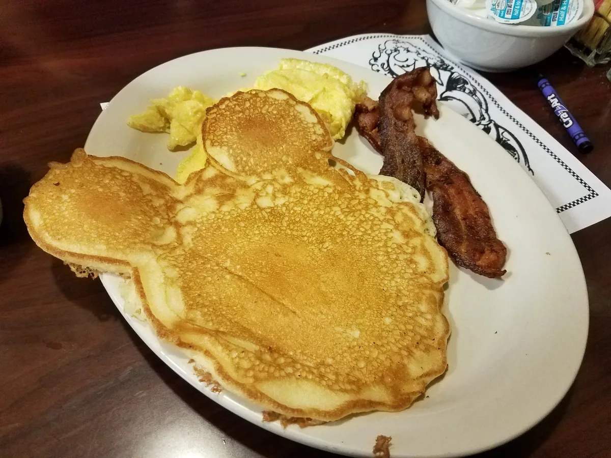 Mom's Kitchen: Restaurant Food And Dining Photo