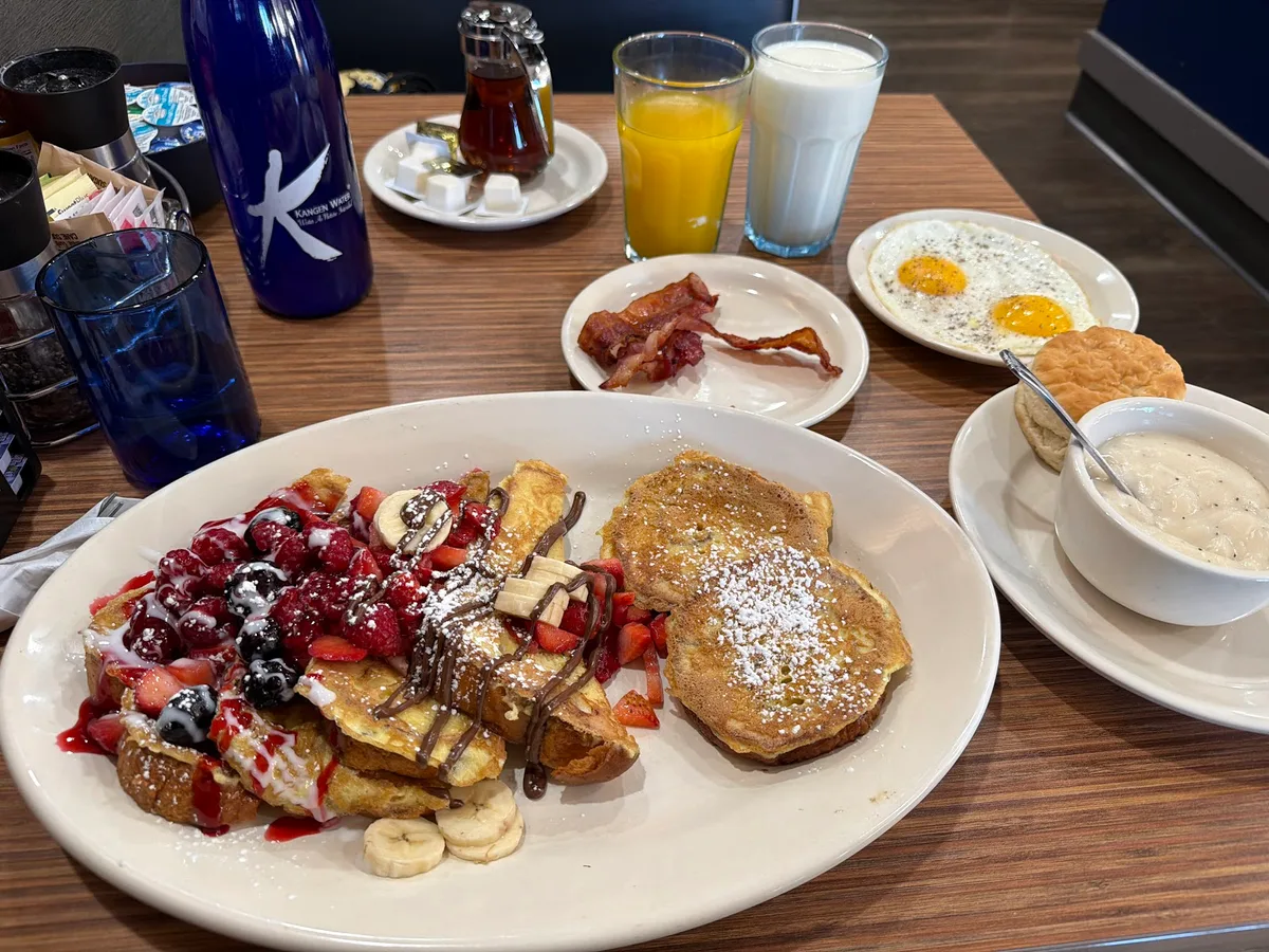 Hope’s Brunch House: Restaurant Photograph