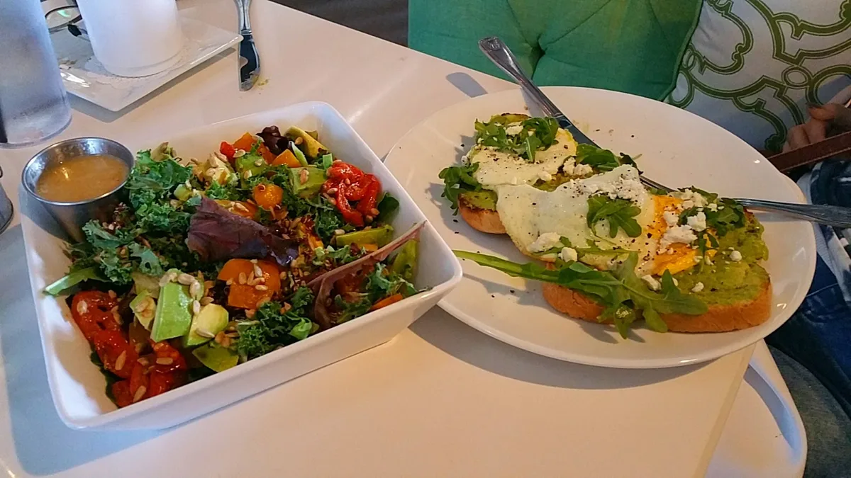Sonder: Restaurant Food And Dining Photo