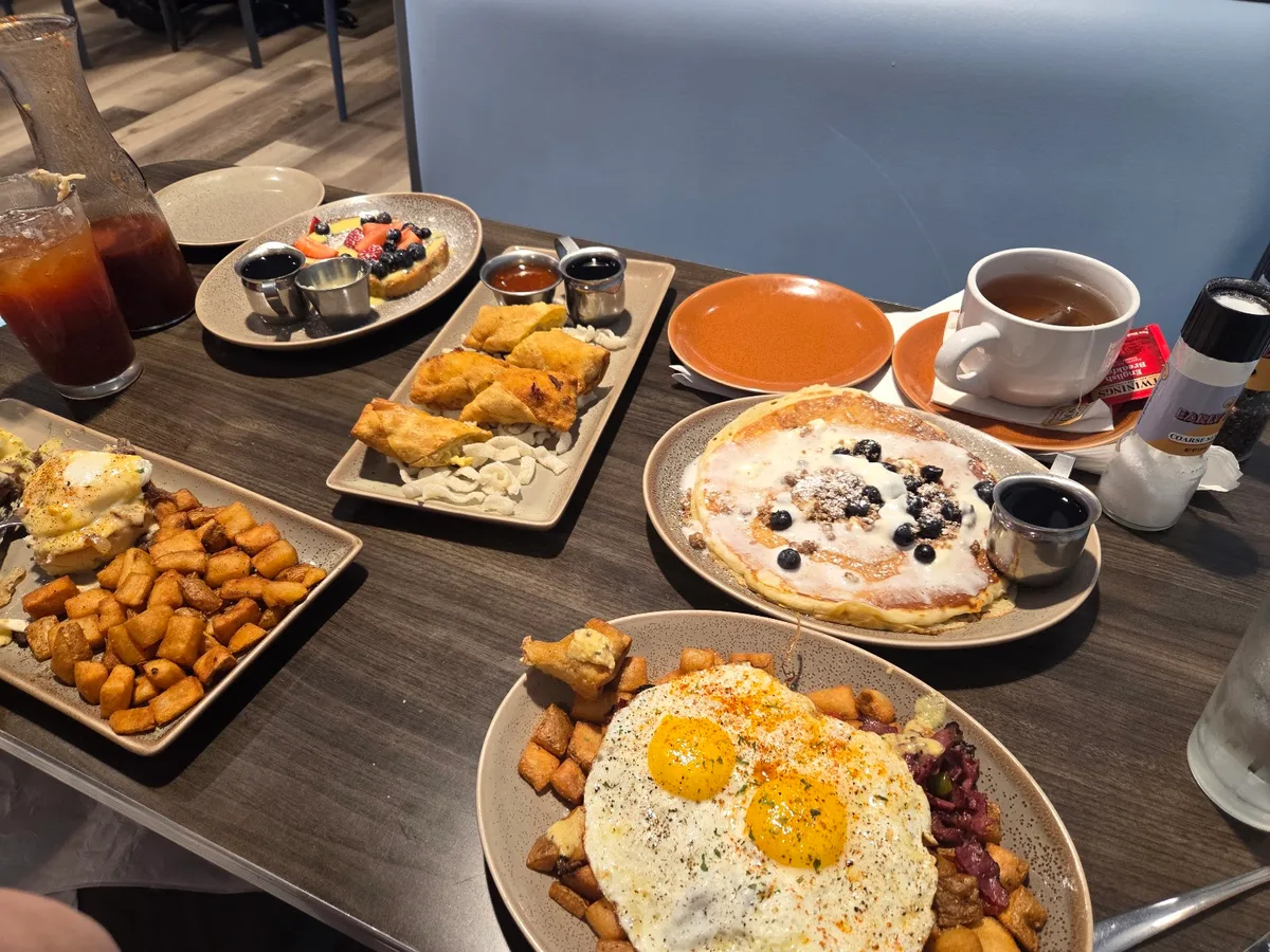 Early Bird Lincoln: Restaurant Photograph