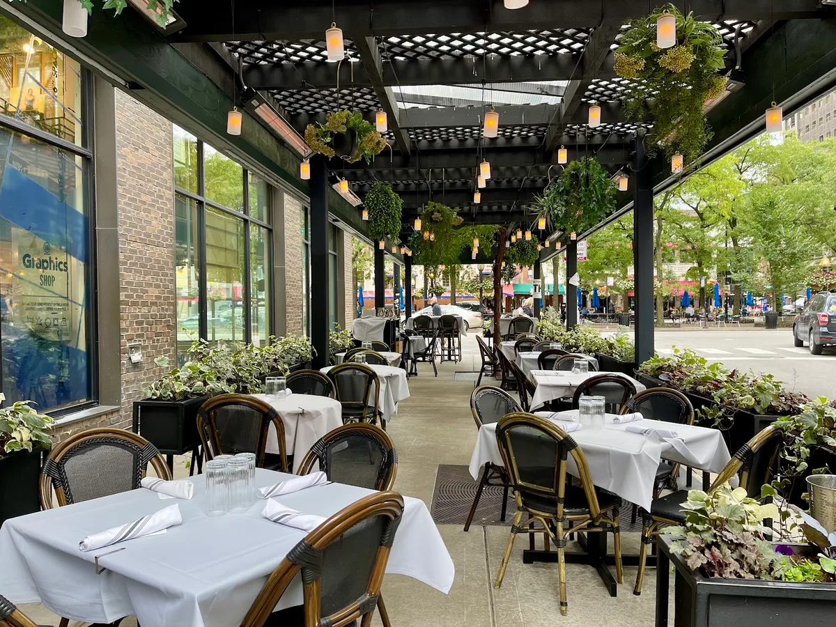 Maple & Ash: Restaurant Photograph