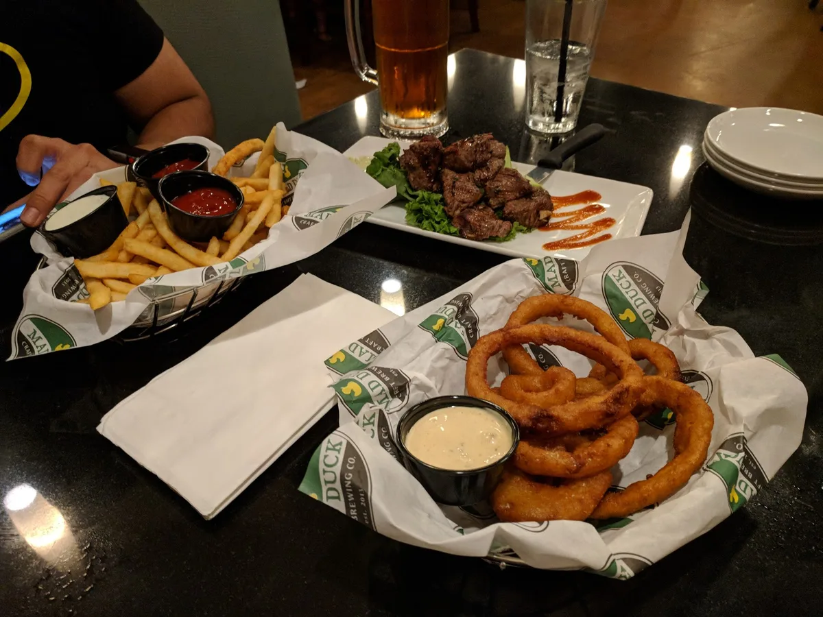 Mad Duck Craft Brewing Co: Restaurant Food And Dining Photo