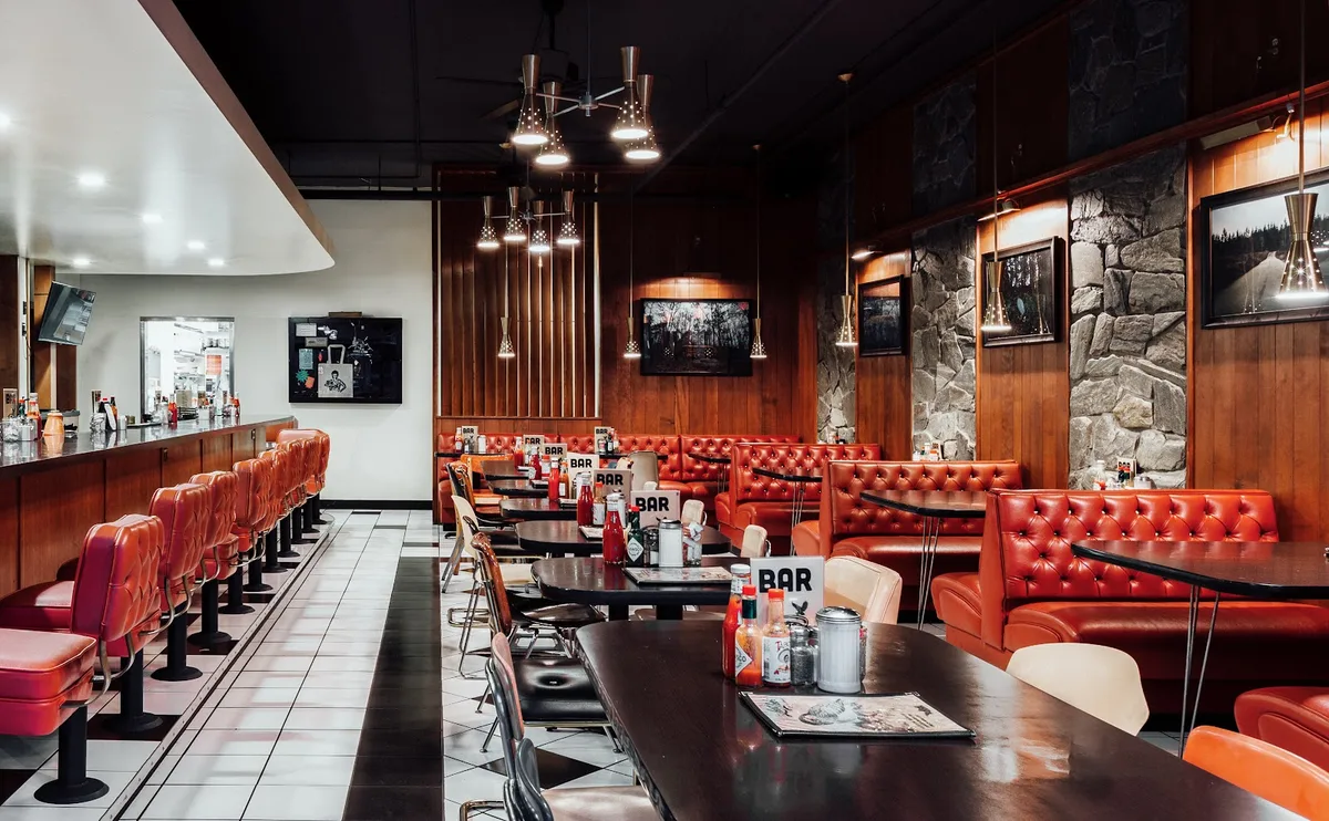 Lost Lake Cafe & Lounge: Restaurant Photograph