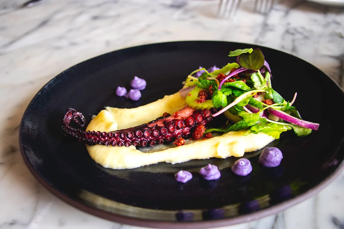 Luna: Restaurant Food And Dining Photo