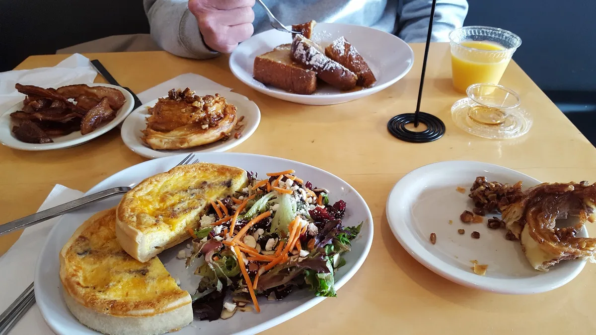 La Mie Bakery: Restaurant Photograph