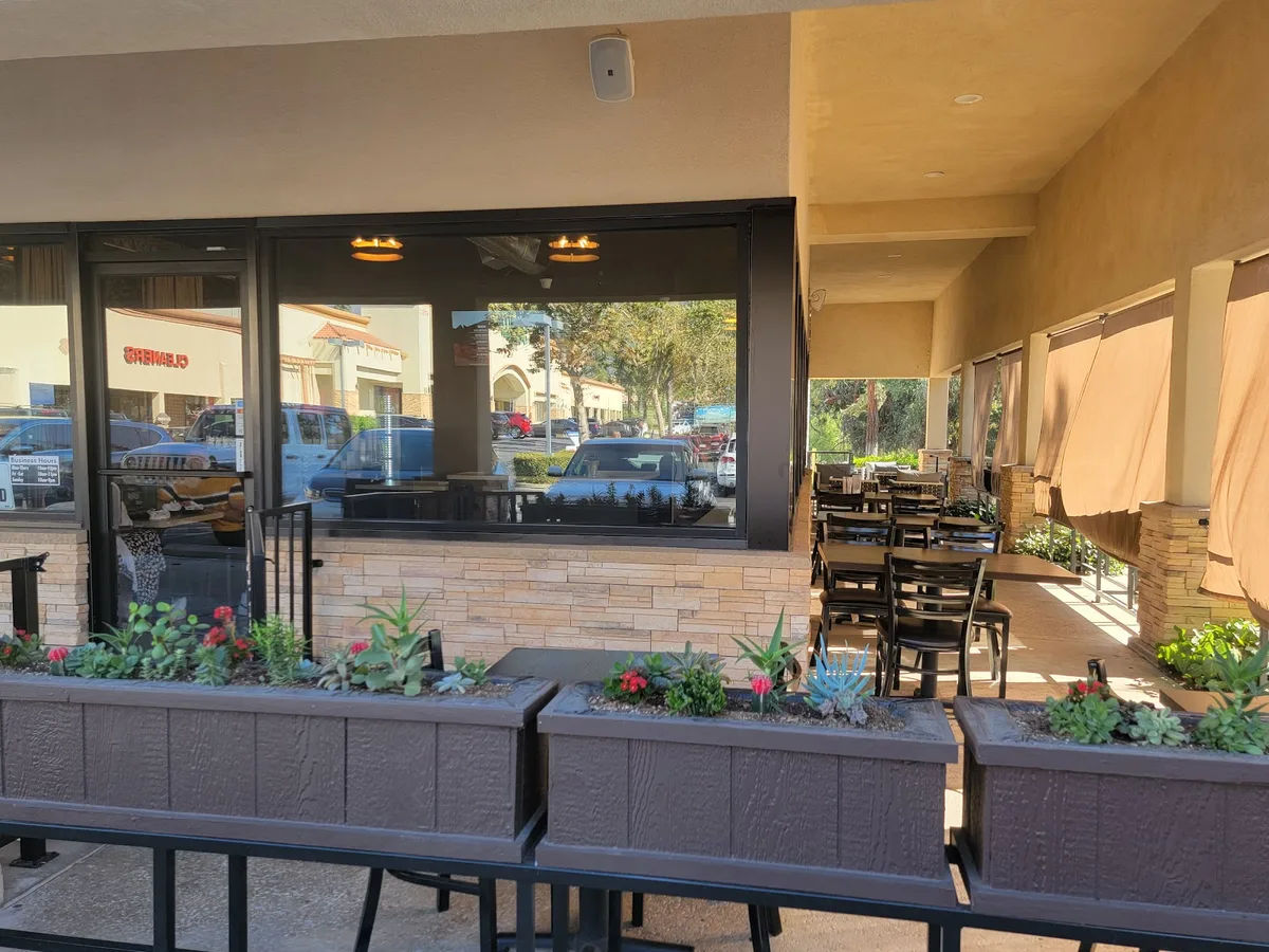 Hills Kitchen: Restaurant Food And Dining Photo