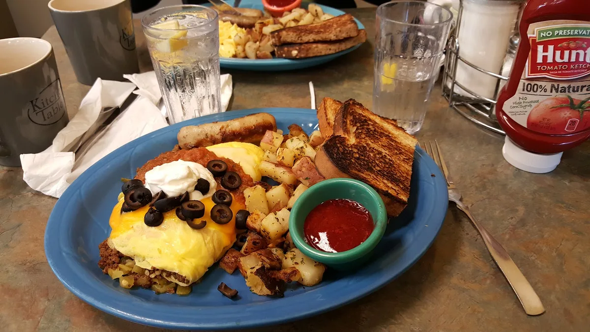 Kitchen Table Cafe - Salmon Creek: Restaurant Photograph