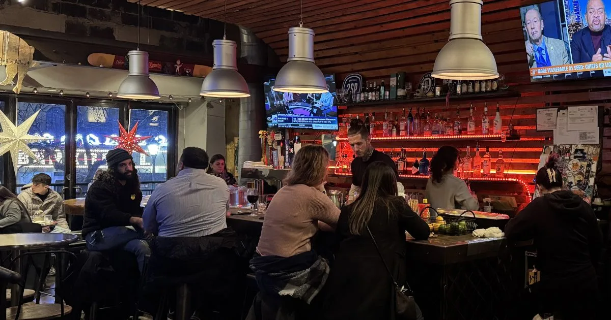 Devil's Alley Bar & Grill: Restaurant Photograph