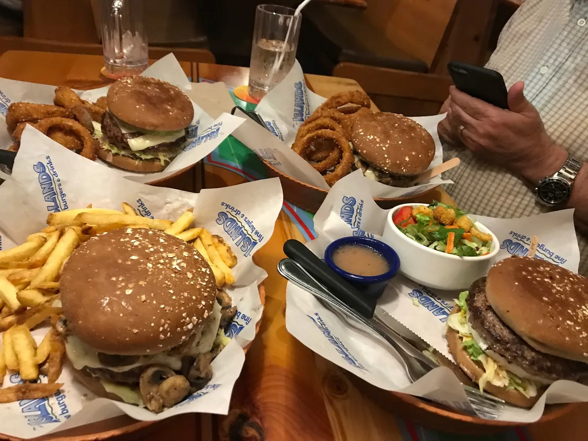 Islands Restaurant Santa Clarita: Restaurant Food And Dining Photo