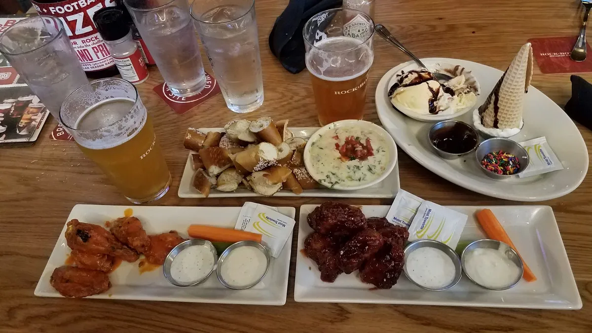 4th St Pizza Co: Restaurant Food And Dining Photo