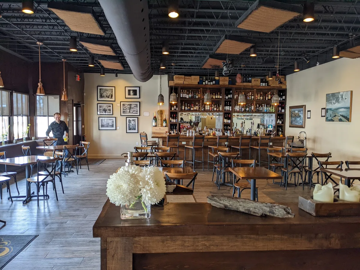 Cocha: Restaurant Photograph